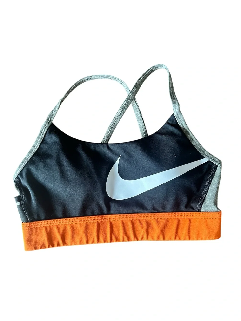 BUNDLE (4) Women’s Nike sport bras Size Small